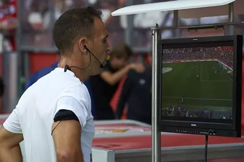 الدوري الألماني.. إعلان قرارات "VAR" للجماهير بدءا من الموسم المقبل